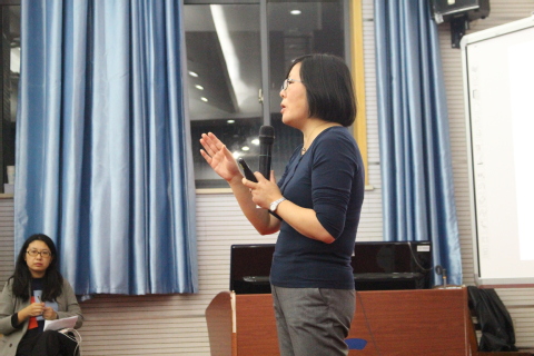 赵芳教授讲座中 赵芳教授讲座中